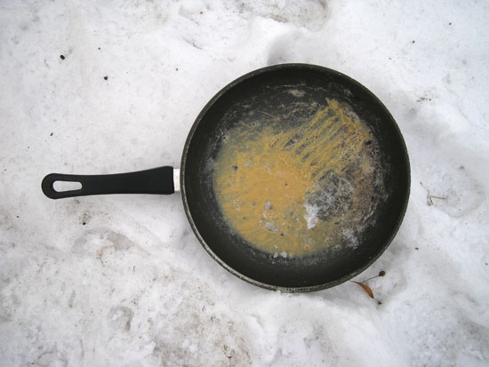 Einzelfund im Schnee, Farbfotografie Ria Siegert